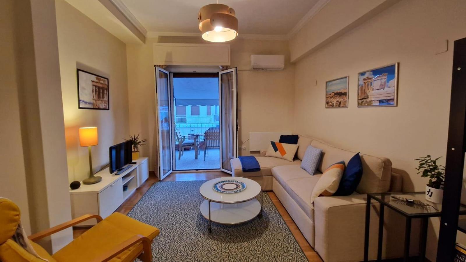Cozy Apartment With Wrap Around Balcony Athen Exterior foto